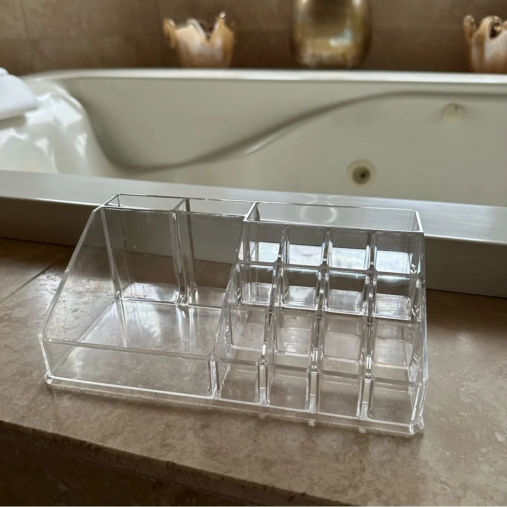 NEW CLEAR ACRYLIC ORGANIZER